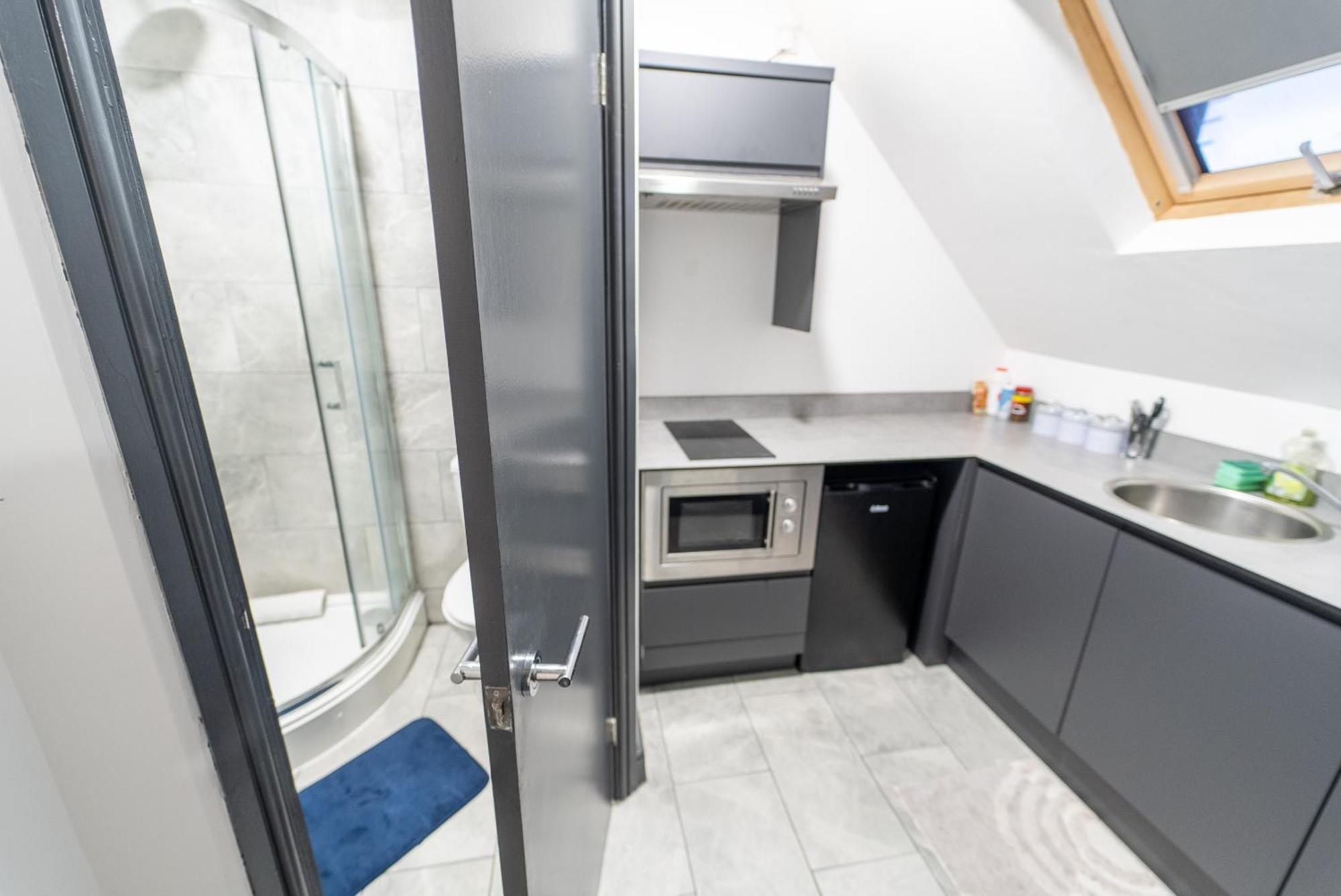 Free Parking Cosy Studios Close To City And Qe And Uob! 버밍엄 객실 사진